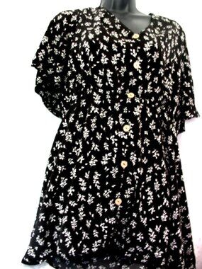 Emery Rose  Black White Tiny Floral Babydoll Top - Size 4X